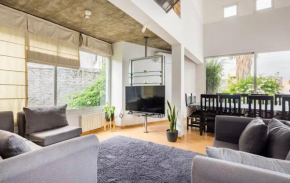 Casa Moderna con piscina